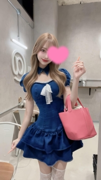 🇯🇵 番號：2715 資訊：160cm・47kg・C・24歲外表甜美可愛，個性溫順害羞